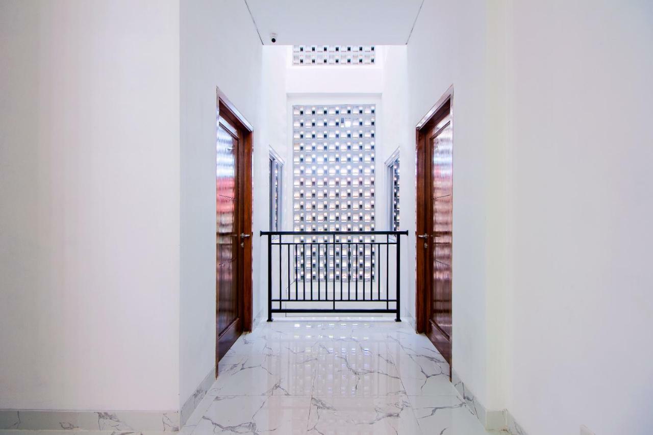 Super Oyo 13i9 88 Exclusive Hotel